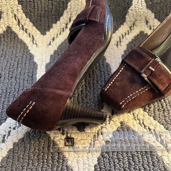 AEROSOLES Brown Suede Heels with Buckle - Picture 9 of 9